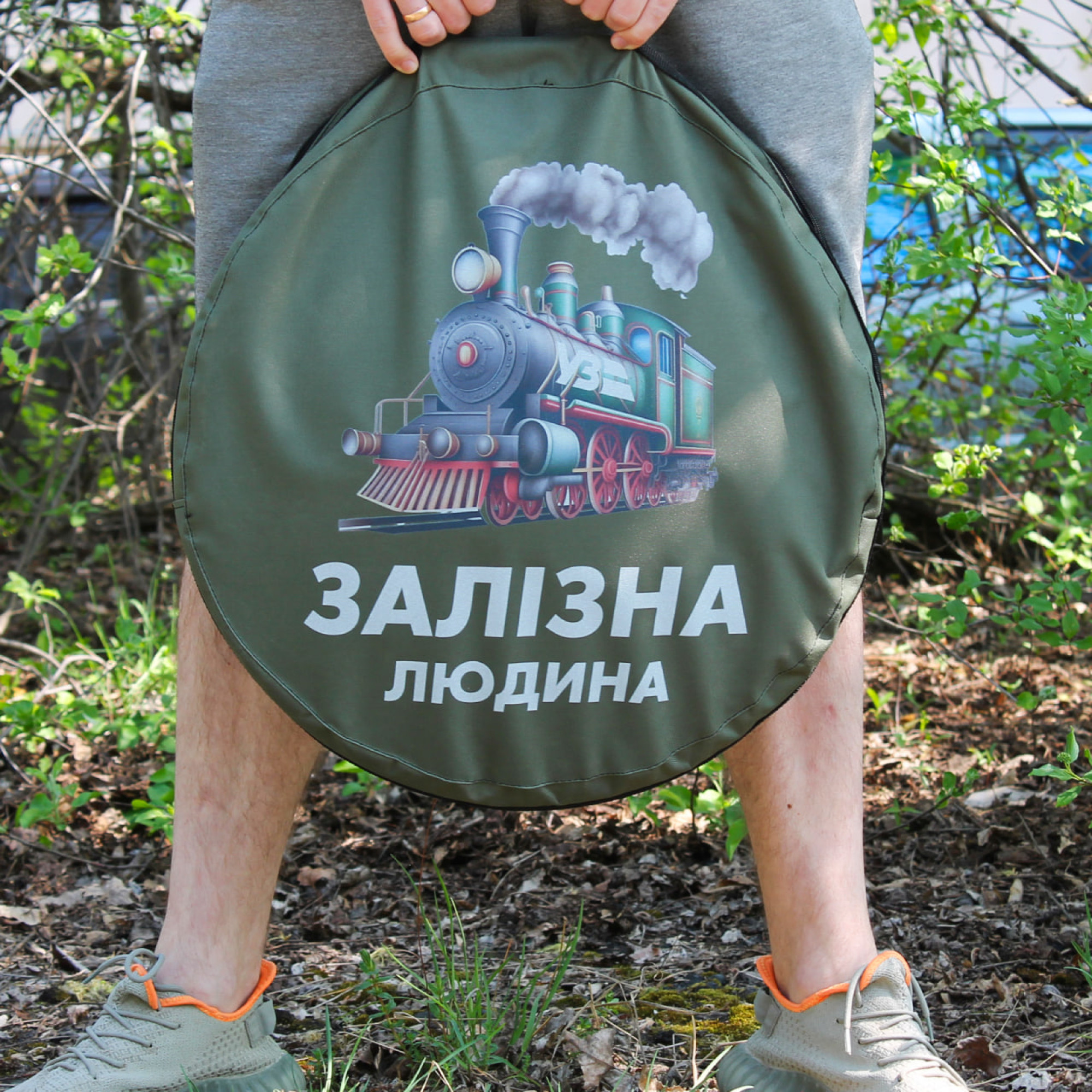 Цветной рисунок на чехле
