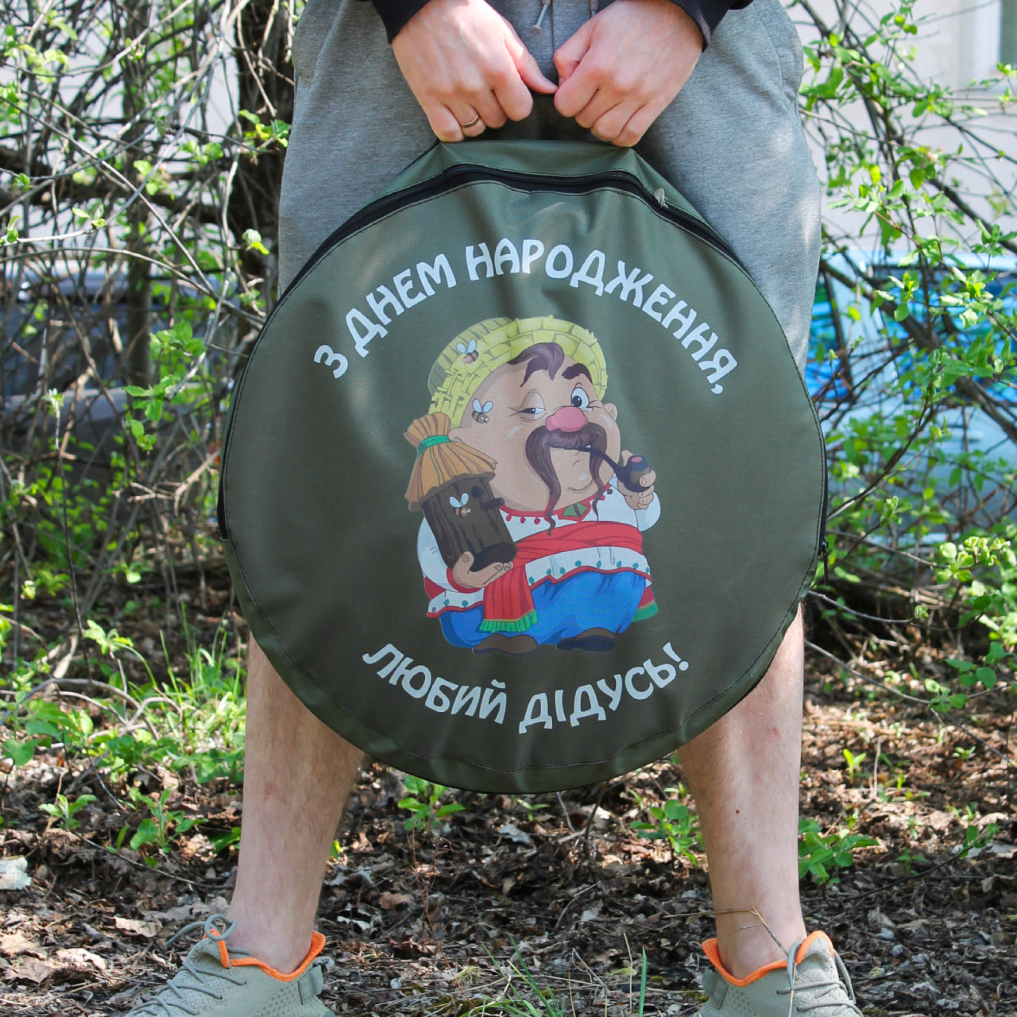 Цветной рисунок на чехле