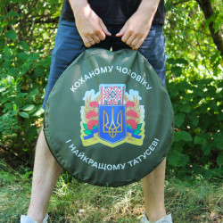 Цветной рисунок на чехле