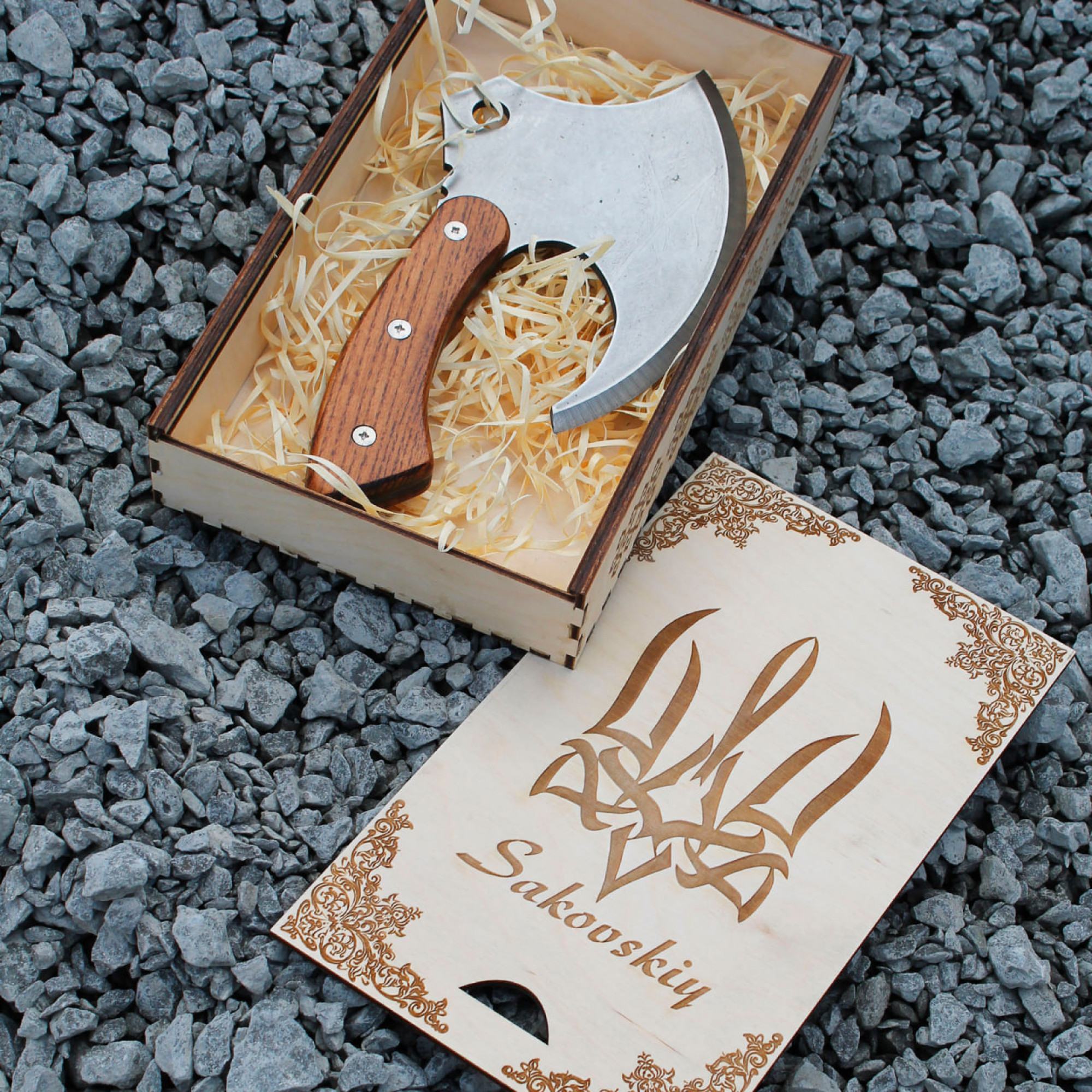 Дерев'яна подарункова коробка для ножа-сокири